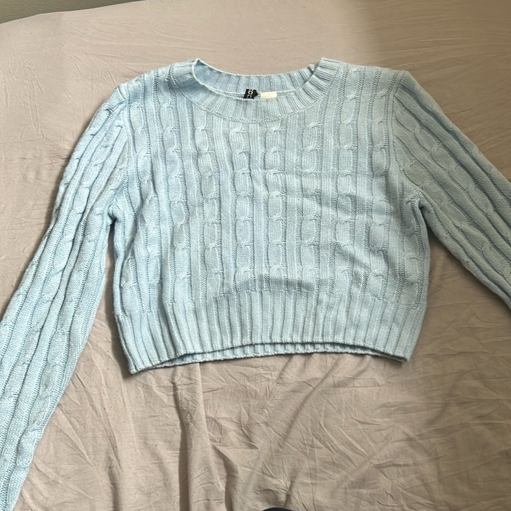 Light Blue Short Fitted Sweater